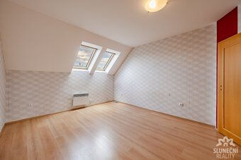 Naše společnost Vám nabízí k pronájmu bytovou jednotku 3+kk 