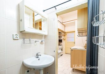 K dlouhodobému podnájmu nabízíme světlý byt o dispozici 3+1 
