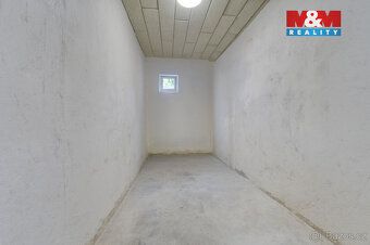 Nabízíme k prodeji krásný, prostorný a světlý byt 3+1 o veli