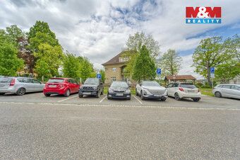 Nabízíme k prodeji krásný, prostorný a světlý byt 3+1 o veli