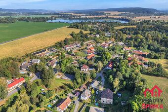 Nabízím k prodeji funkční celek pozemku o velikosti 401 m2 a
