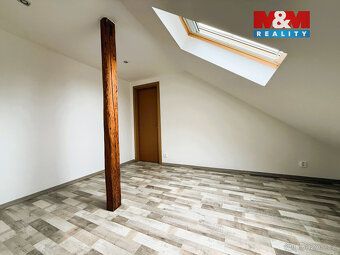 Nabízíme k pronájmu slunný byt 2+kk o velikosti 69 m², nachá