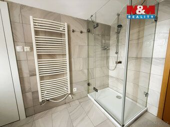 Nabízíme k pronájmu slunný byt 2+kk o velikosti 69 m², nachá