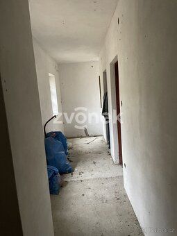 Ev.č. ZL04701 Dvoupodlažní rekreační chata na polosamotě s r