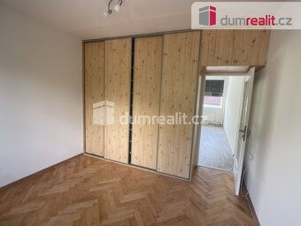 Nájem 17000 Kč + služby voda topení 5000Kč. Kauce 2 nájmy. P