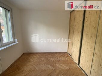 Nájem 17000 Kč + služby voda topení 5000Kč. Kauce 2 nájmy. P