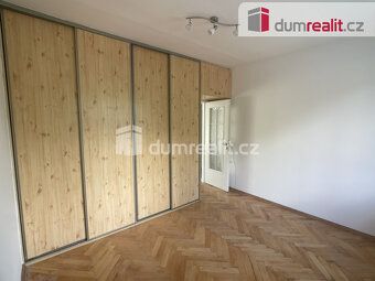 Nájem 17000 Kč + služby voda topení 5000Kč. Kauce 2 nájmy. P