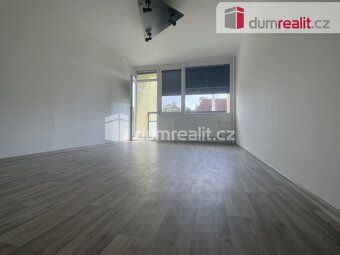 Nájem 17000 Kč + služby voda topení 5000Kč. Kauce 2 nájmy. P