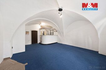 K prodeji nabízíme stavbu občanského vybavení s vlastním poz