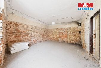 K prodeji nabízíme stavbu občanského vybavení s vlastním poz