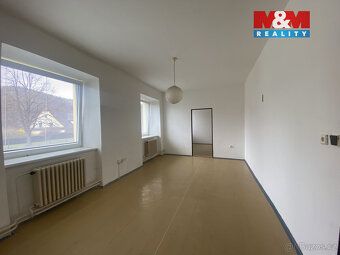 Ve výhradním zastoupení nabízíme k prodeji prostorný byt 2+1