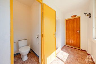 Nabízíme k prodeji rodinný dům převážně v původním, ale velm
