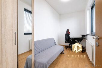 Pronájem plně vybaveného bytu 3+kk s prostorným balkonem / l