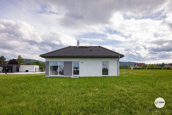 Nabízíme k dlouhodobému pronájmu rodinný dům s dispozici 4+k
