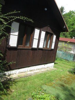 Prodám chatu osada Březiňák Klenovka u Přelouče.Dřevěná kons