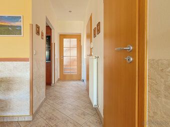 K možné koupi vám exkluzivně nabízíme krajový řadový dům s g