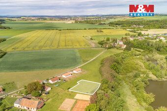 Nabízíme k prodeji pozemek určený k výstavbě rodinného domu 