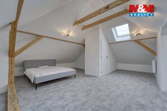 Nabízíme k prodeji stylový byt o dispozici 3+kk nacházející 