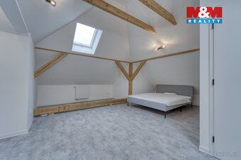 Nabízíme k prodeji stylový byt o dispozici 3+kk nacházející 