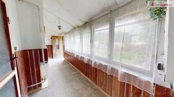 , Nabízíme k prodeji samostatně stojící rodinný dům v malebn
