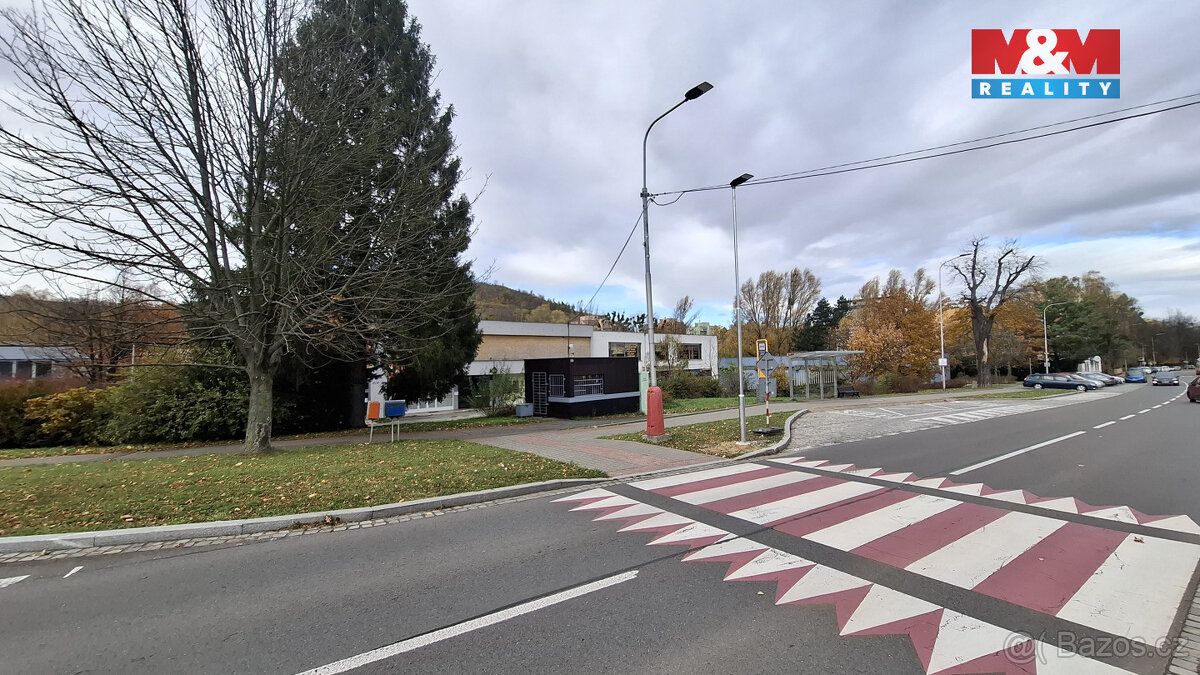 Nabízíme k pronájmu obchodní prostor na ulici Štramberská. P