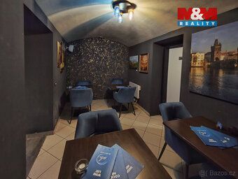 Nabízíme k podnájmu zrekonstruovanou restauraci s barem s už