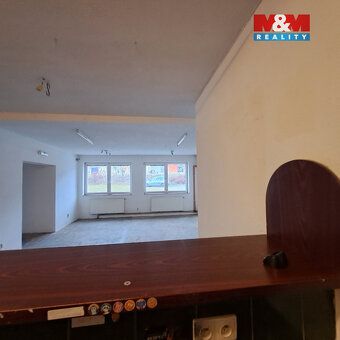 Nabízíme jedinečný komerční objekt v centru obce Břidličná, 