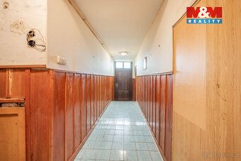 Nabízíme k prodeji rodinný dům v centru obce Vraný, ideální 