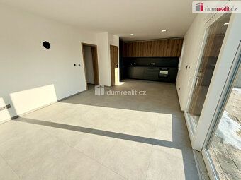 Plus elektřina a voda, předpoklad 5 000,.- korun českých, Pr