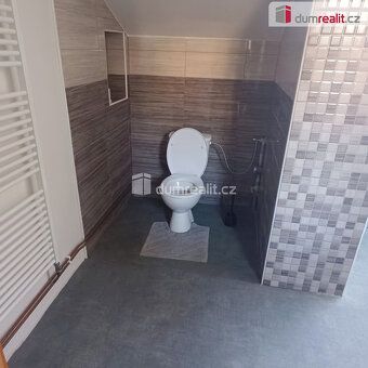 bytová jednotka jde do prodeje kompletně vybavena nábytkem, 