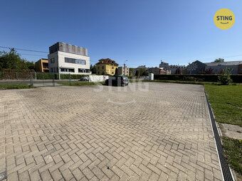 Volný nejpozději od 1.6.2026 – atypický podkrovní byt 2+kk s