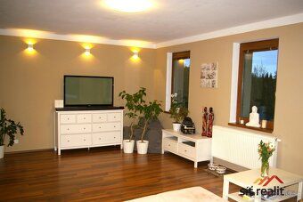 Nabízíme k prodeji rodinný dům 5+1 s garáží, která je součás