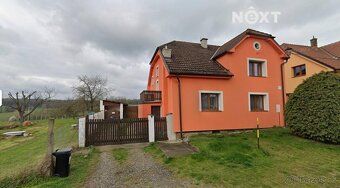 Nabízíme k prodeji zrekonstruovaný rodinný dům 6+KK s hostin