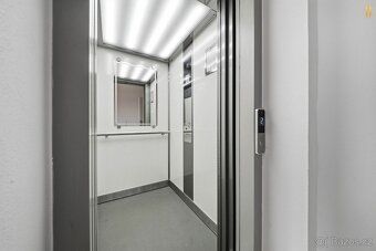 Nabízíme k prodeji světlý a moderní byt o dispozici 2+kk a p