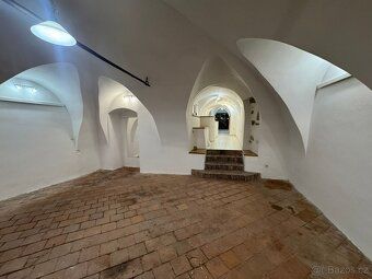 Nabízím pronájem nebytových prostor, 66 m2 na náměstí Přemys