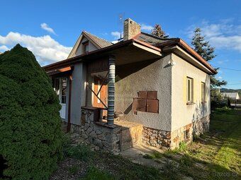 V obci Svojkovice, 4 km od Rokycan, 20 km od Plzně a nedalek