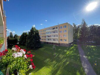 Nabízím k prodeji byt 3+1 s lodžií ve 2.patře, třípatrového 