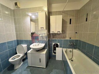 Tento hezký a čistý byt 2+kk o užitné ploše 55 m² se nachází