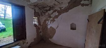 K prodeji nabízíme pěkný vinný sklípek s lisovnou v Prosiměř