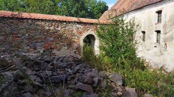 Nabízíme k prodeji pozemky o celkové výměře 5 063 m², které 
