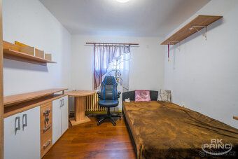 Hledáte prostorné rodinné sídlo s možností vícegeneračního b