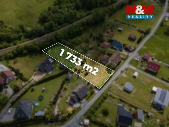 Nabízíme k prodeji prostorný pozemek o výměře 1733 m² určený
