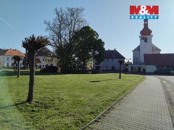 Nabízíme prostorný dvougenerační dům v obci Radonice u Kadan