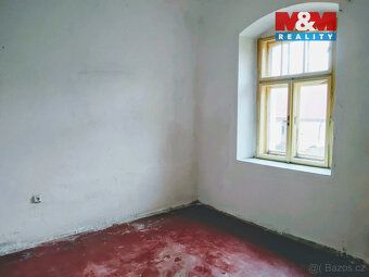 Nabízíme prostorný dvougenerační dům v obci Radonice u Kadan