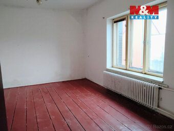 Nabízíme prostorný dvougenerační dům v obci Radonice u Kadan