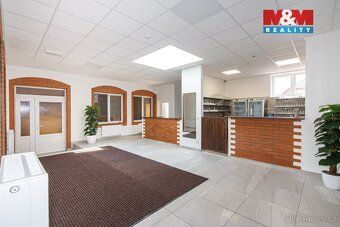Nabízíme komerční objekt, který slouží v místní obci jako ku