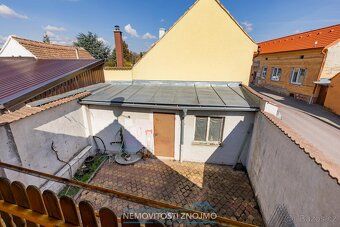 Nabízím k prodeji rodinný dům s dvorkem a garáží, nacházejíc
