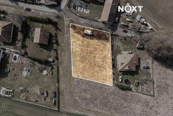 K prodeji nabízíme pozemek o výměře 1 200 m², nacházející se