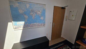 Prostor v budově DĶčko v prvním patře, ihned k dispozici vče