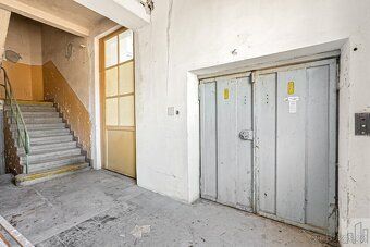 Prodej průmyslového areálu 12 119 m2 pro lehkou výrobu a skl